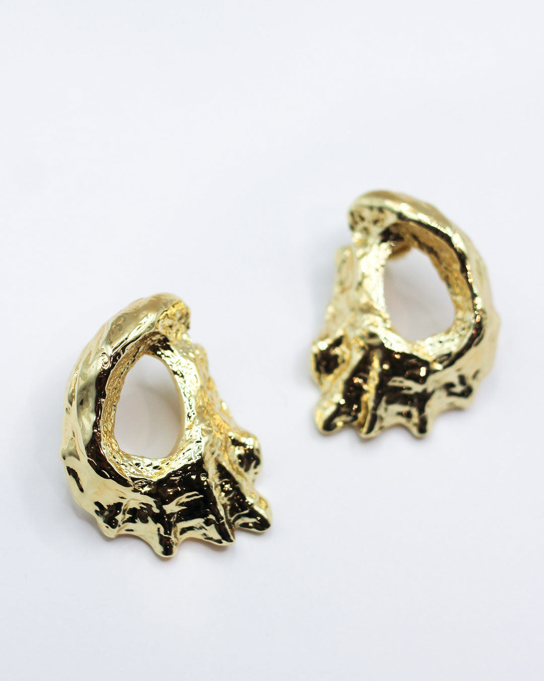 HORIZONS SHELL EARRINGS