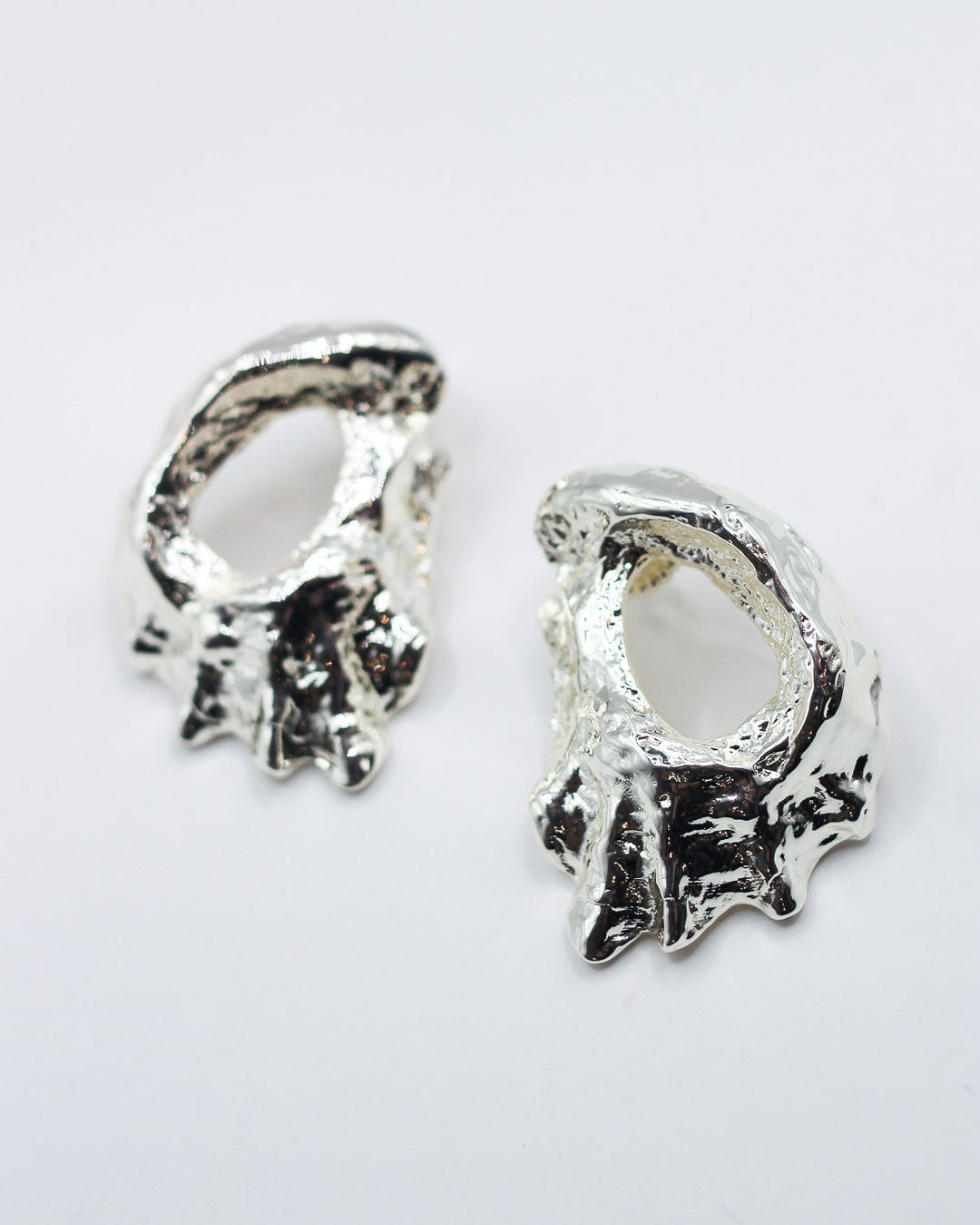 HORIZONS SHELL EARRINGS