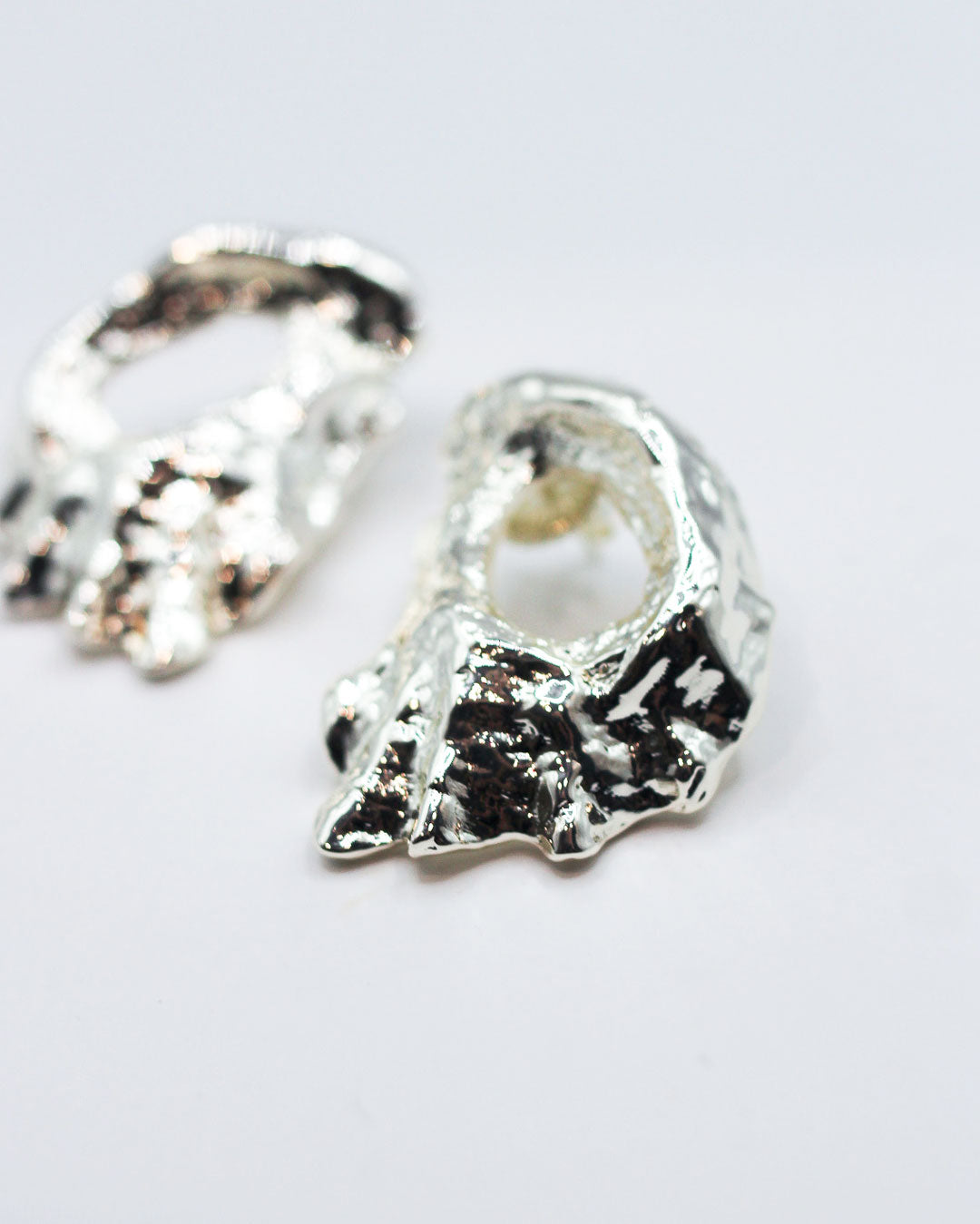 HORIZONS SHELL EARRINGS