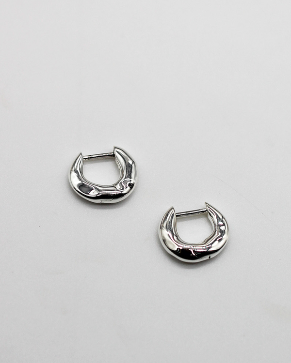 Mini Wonky Huggies | Silver