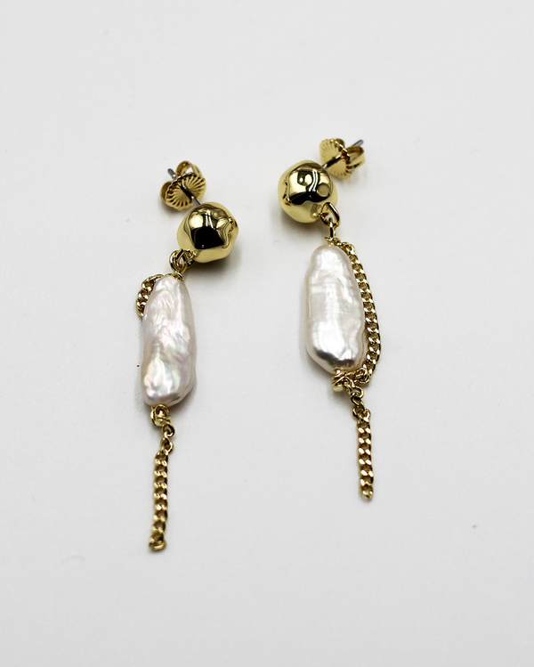 Beach Pearl Drop Earrings | Gold